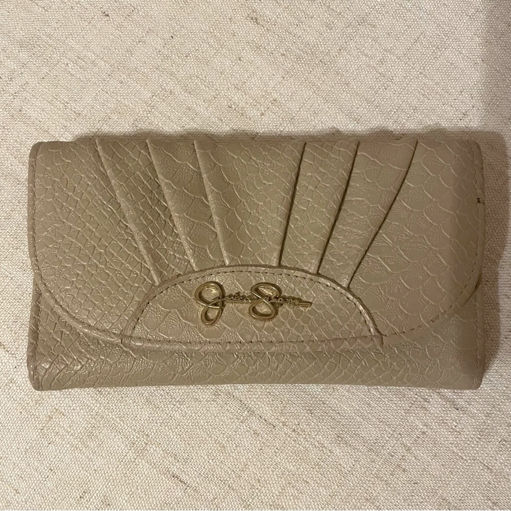 Tan/nude trifold wallet